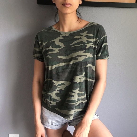 FOREVER 21: Camo Tee - Picture 3 of 4